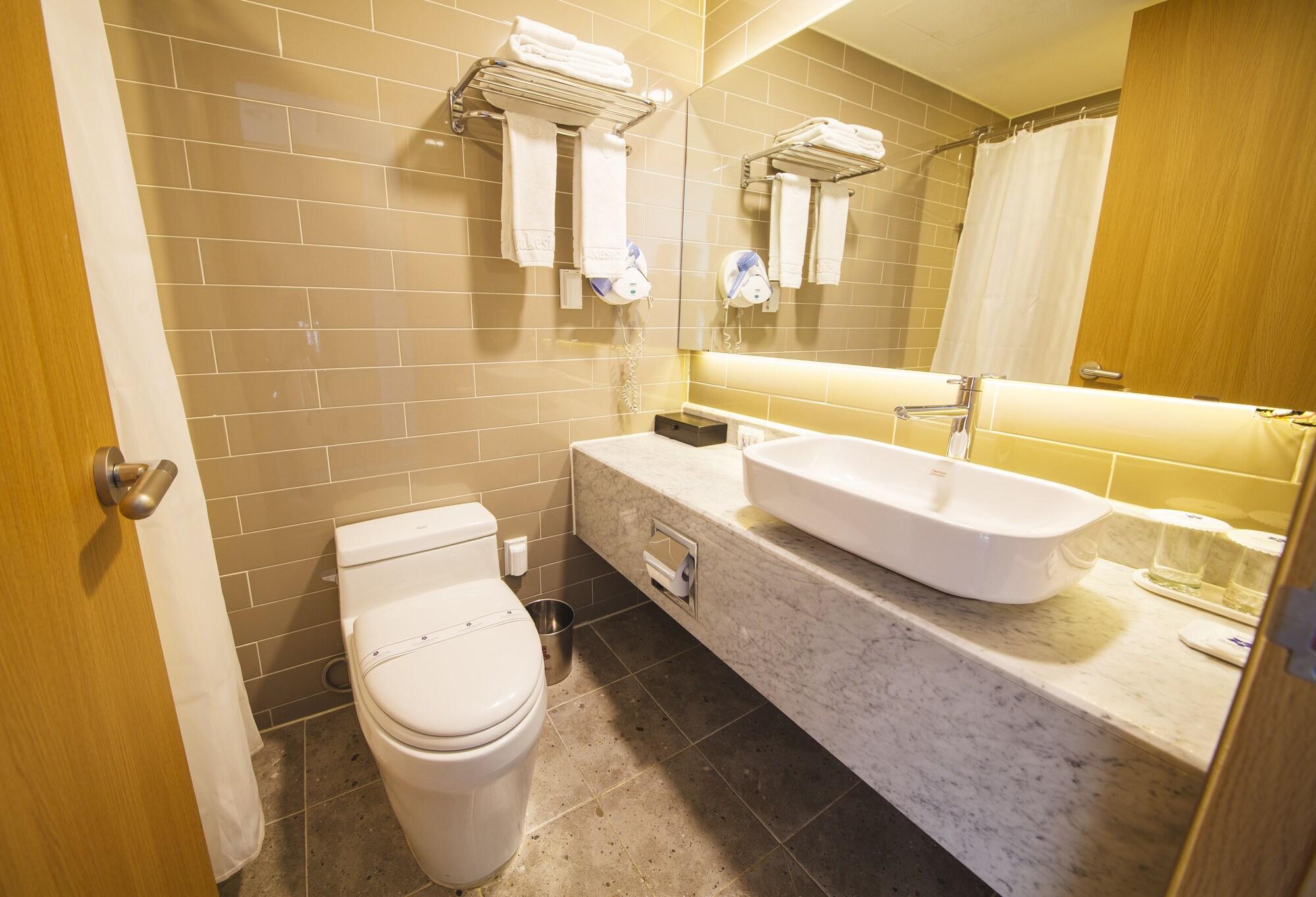 Asia Lakeside Hotel Джинджу Екстериор снимка